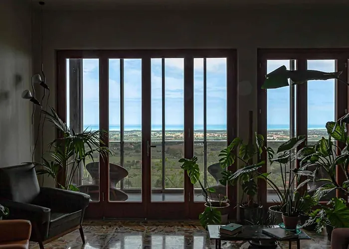 Villa Curiel